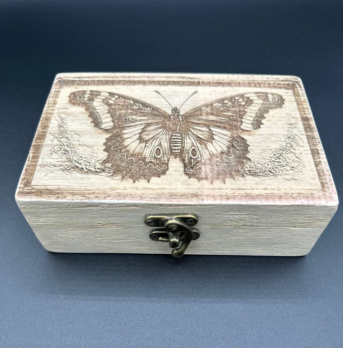 Laser engraved smudge box